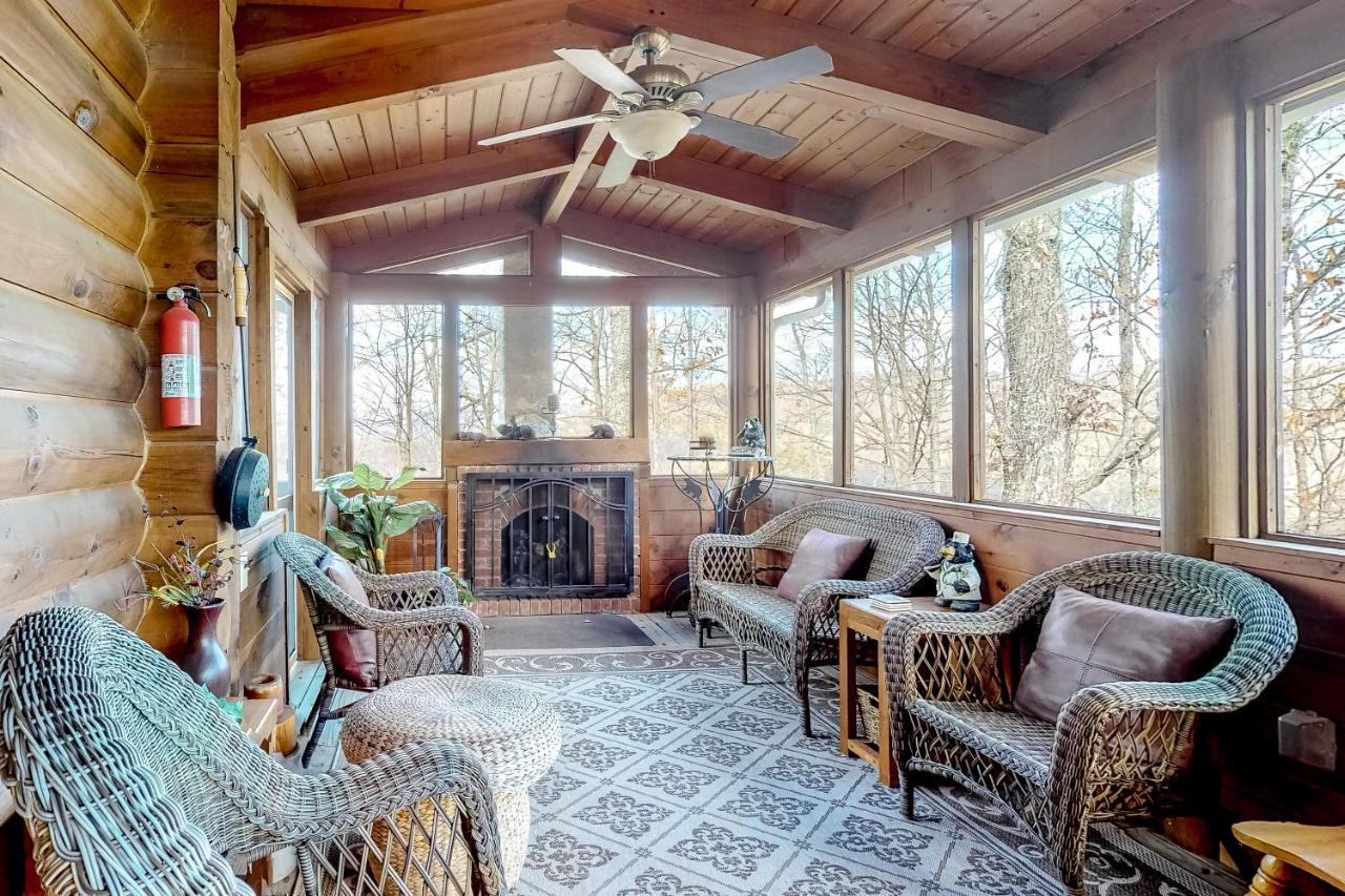 Lazy Bear Lodge Sevierville Exterior foto