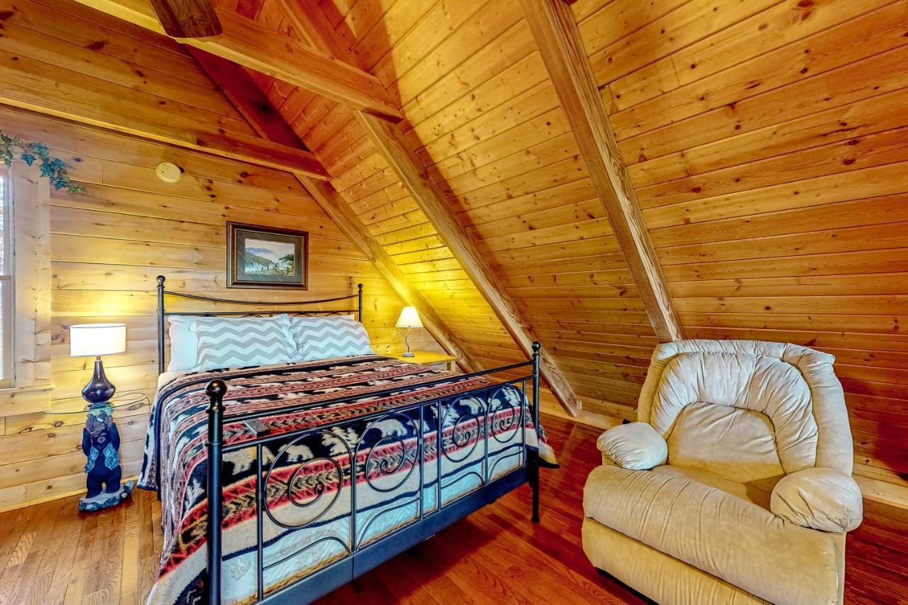 Lazy Bear Lodge Sevierville Exterior foto